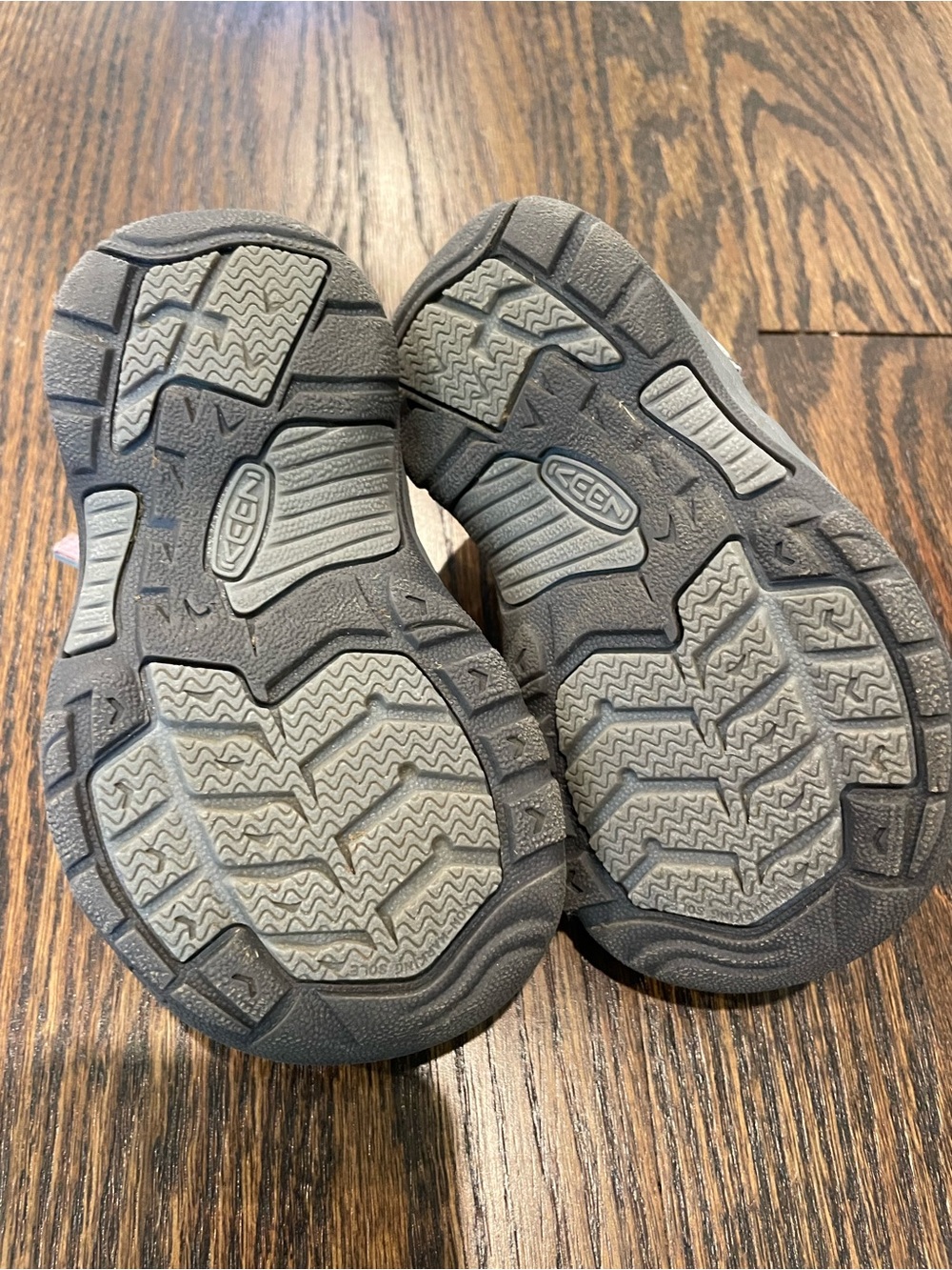 Keen Kids Gray Sandals with Pink & Multicolor Straps - Picture 6 of 7